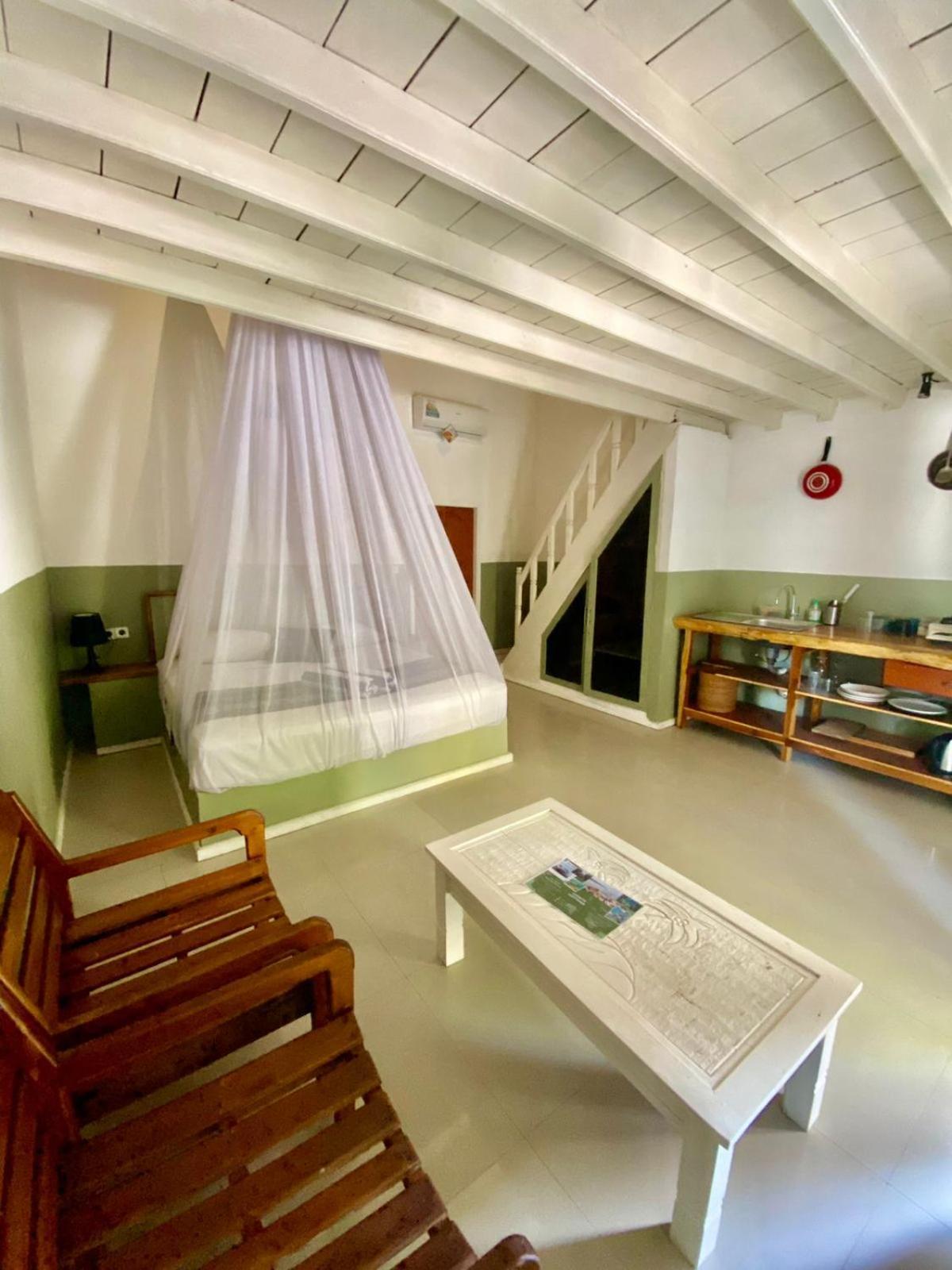 Hostel Lucky'S Gili Air Exterior foto